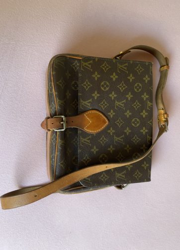 550395CA-22CA-4CE8-A524-6166EAE25F8C