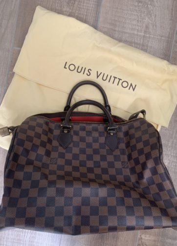 DB97B4C9-D77D-4DDC-9907-D5E5974B0CA8